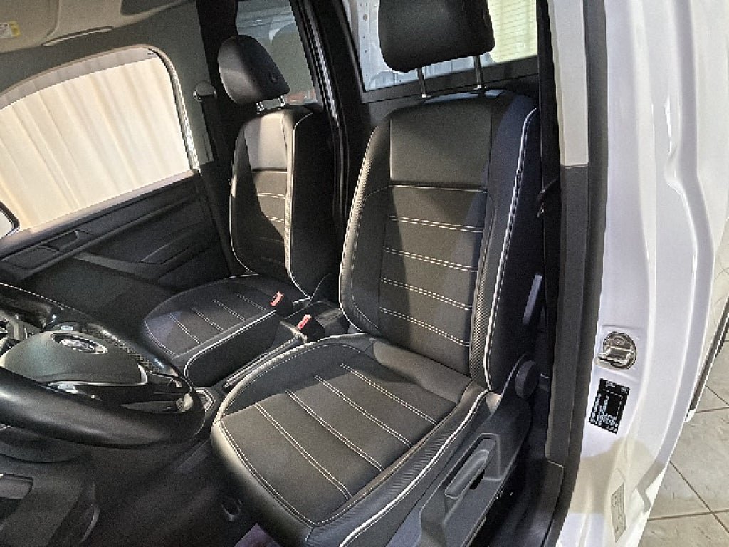 Vehicle Image 18