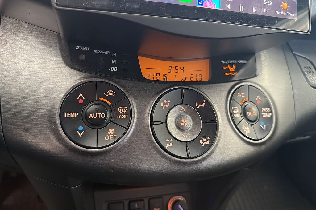 Vehicle Image 17