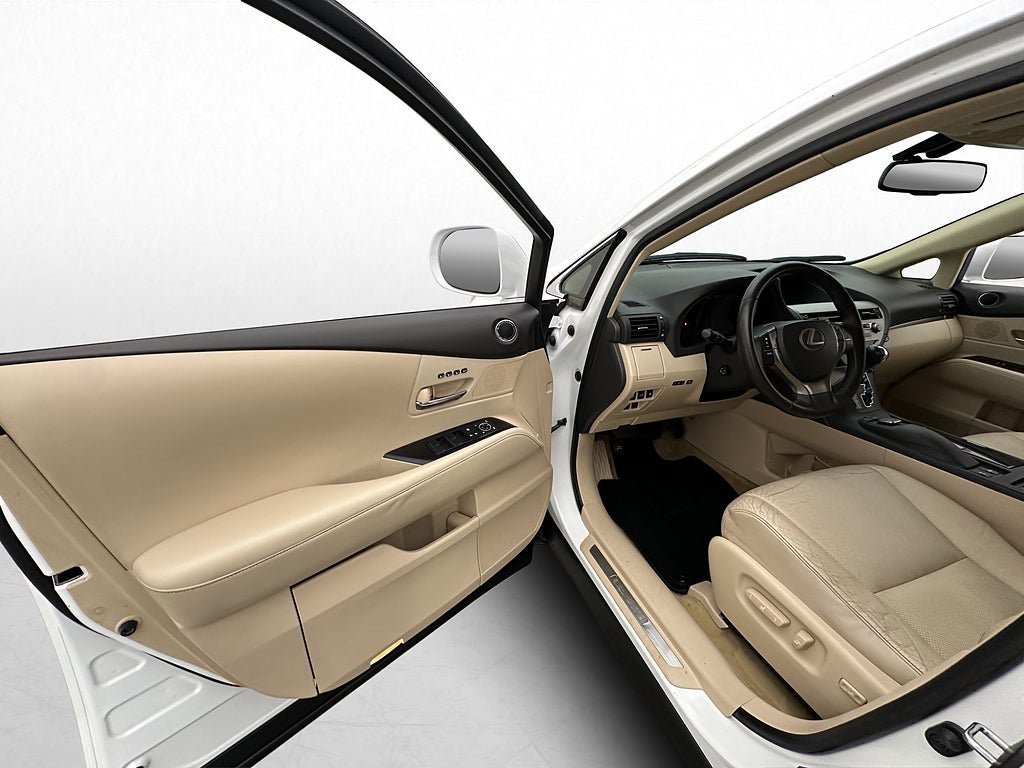 Vehicle Image 10