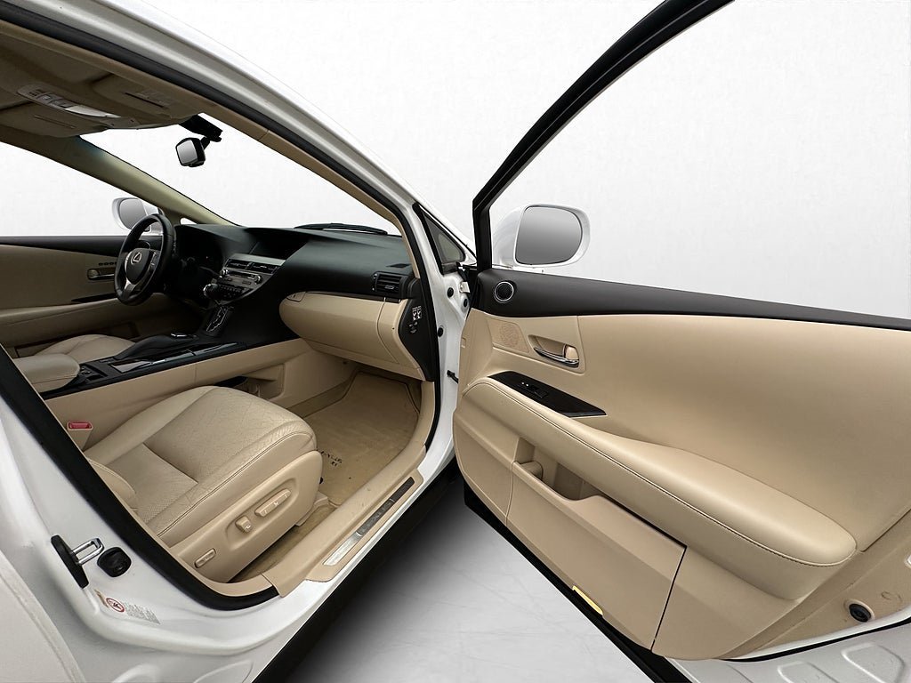Vehicle Image 14