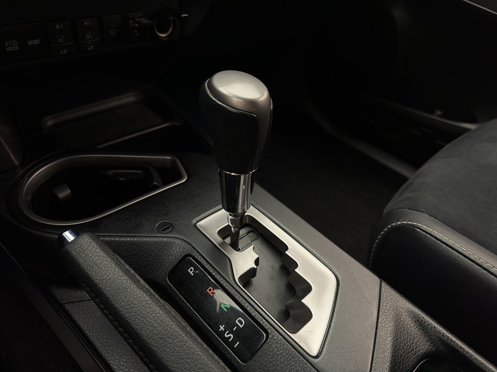 Vehicle Image 25