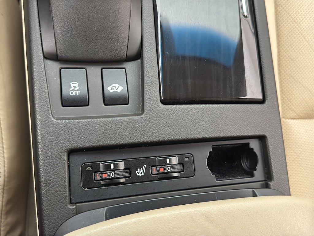 Vehicle Image 28