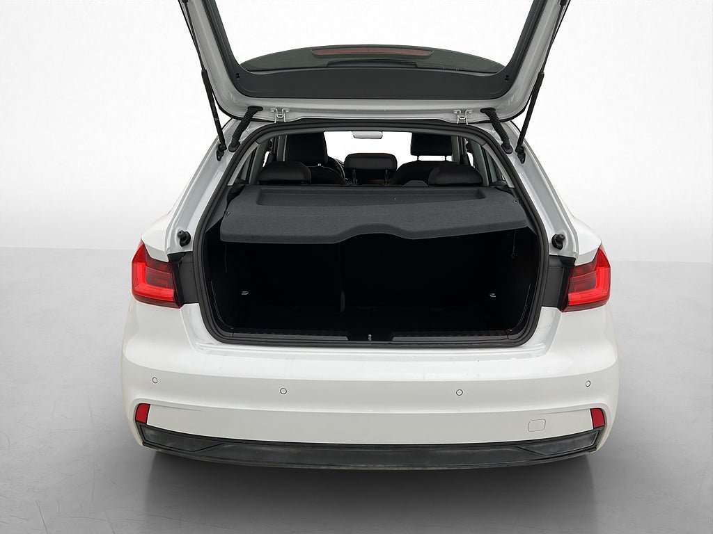 Vehicle Image 12