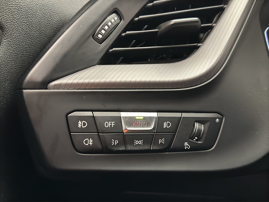 Vehicle Image 29