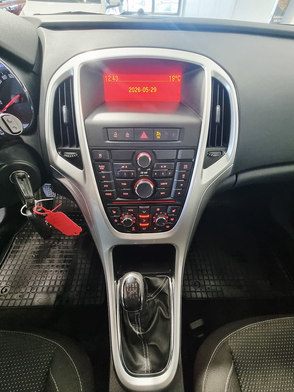 Vehicle Image 9