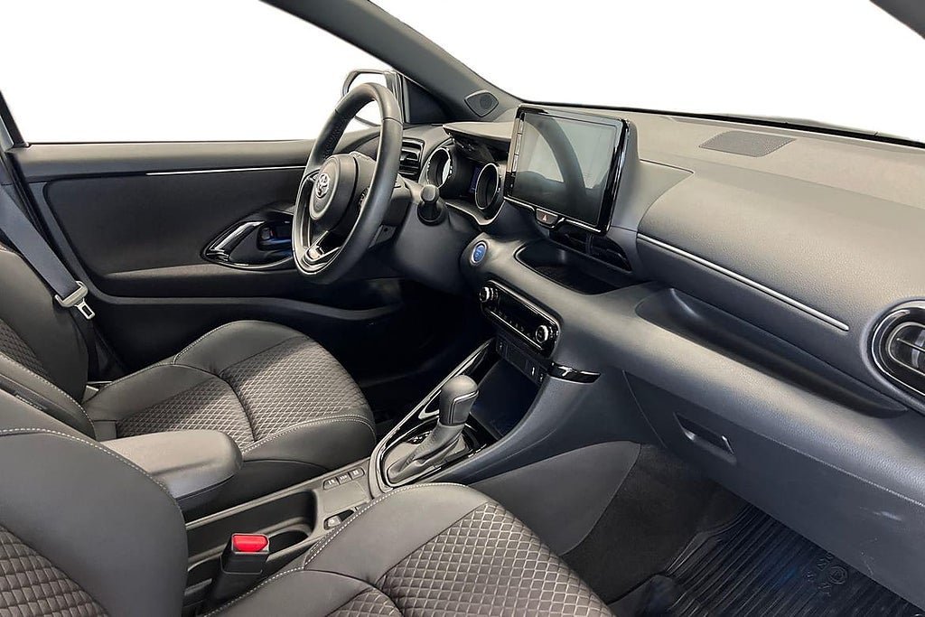 Vehicle Image 6