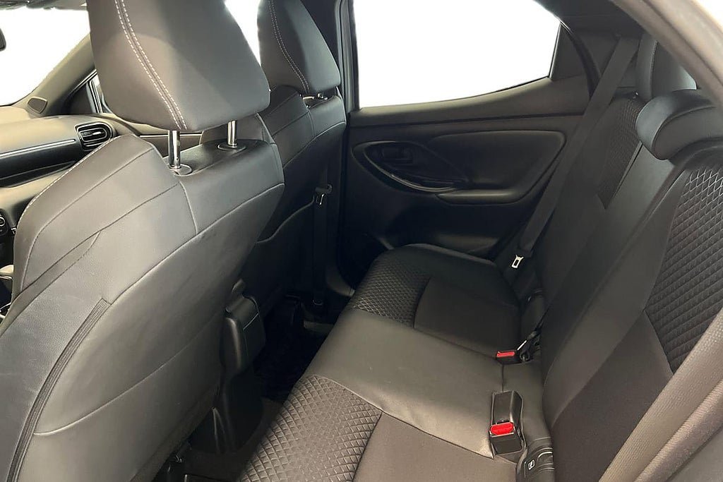 Vehicle Image 11