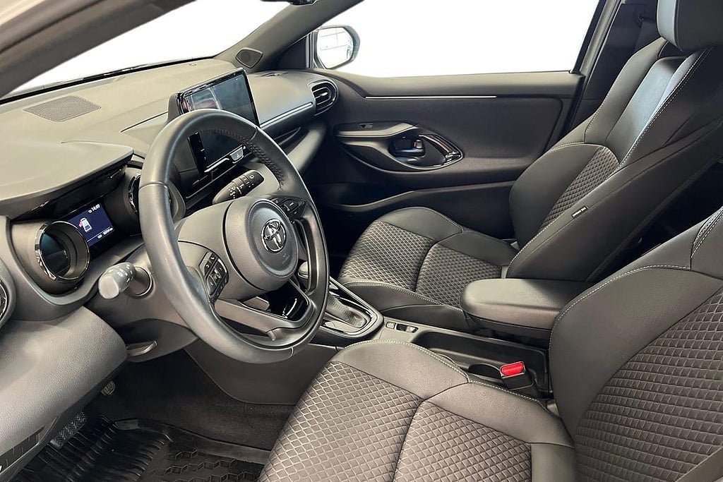 Vehicle Image 12
