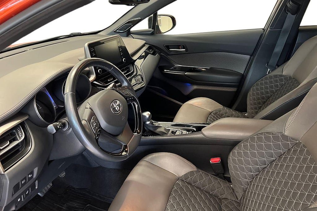 Vehicle Image 12