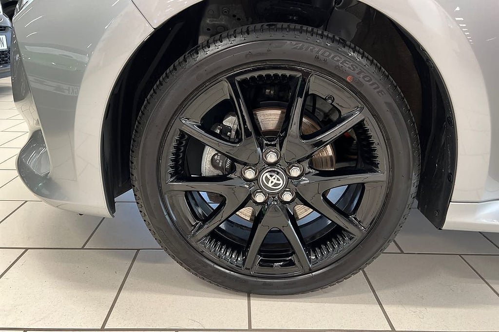 Vehicle Image 15
