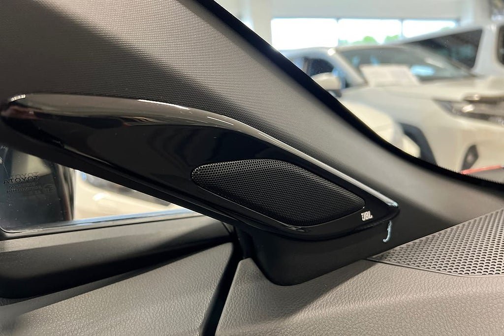 Vehicle Image 19