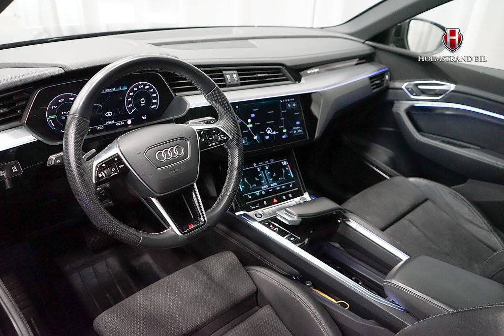 Vehicle Image 9