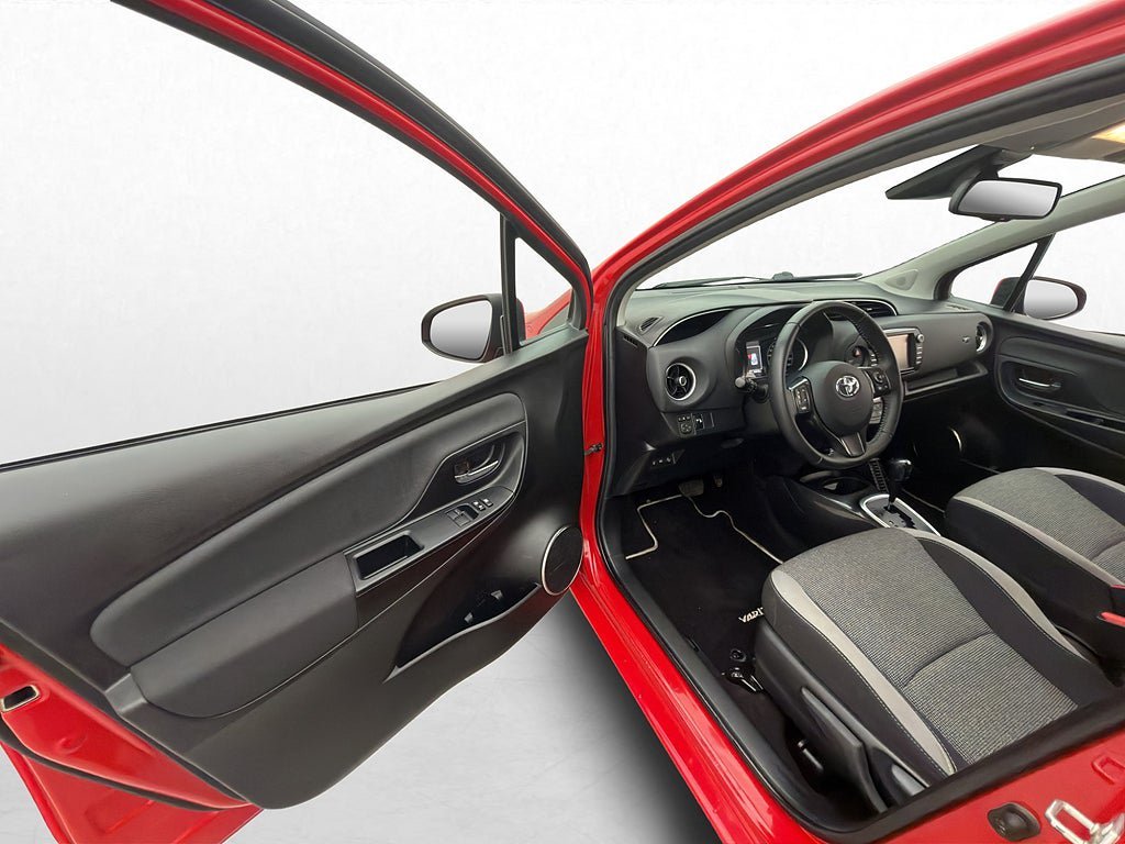 Vehicle Image 10