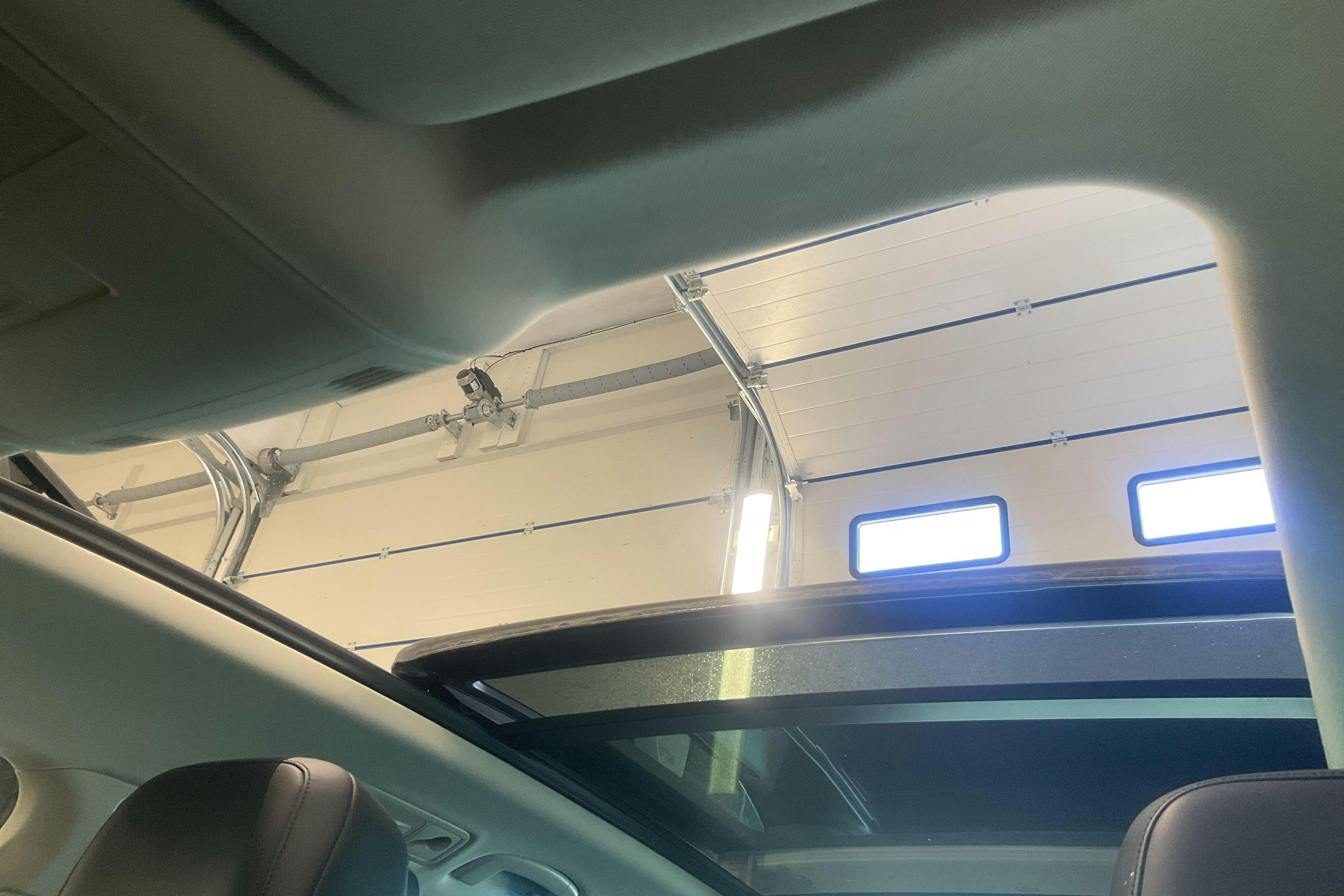 Vehicle Image 16