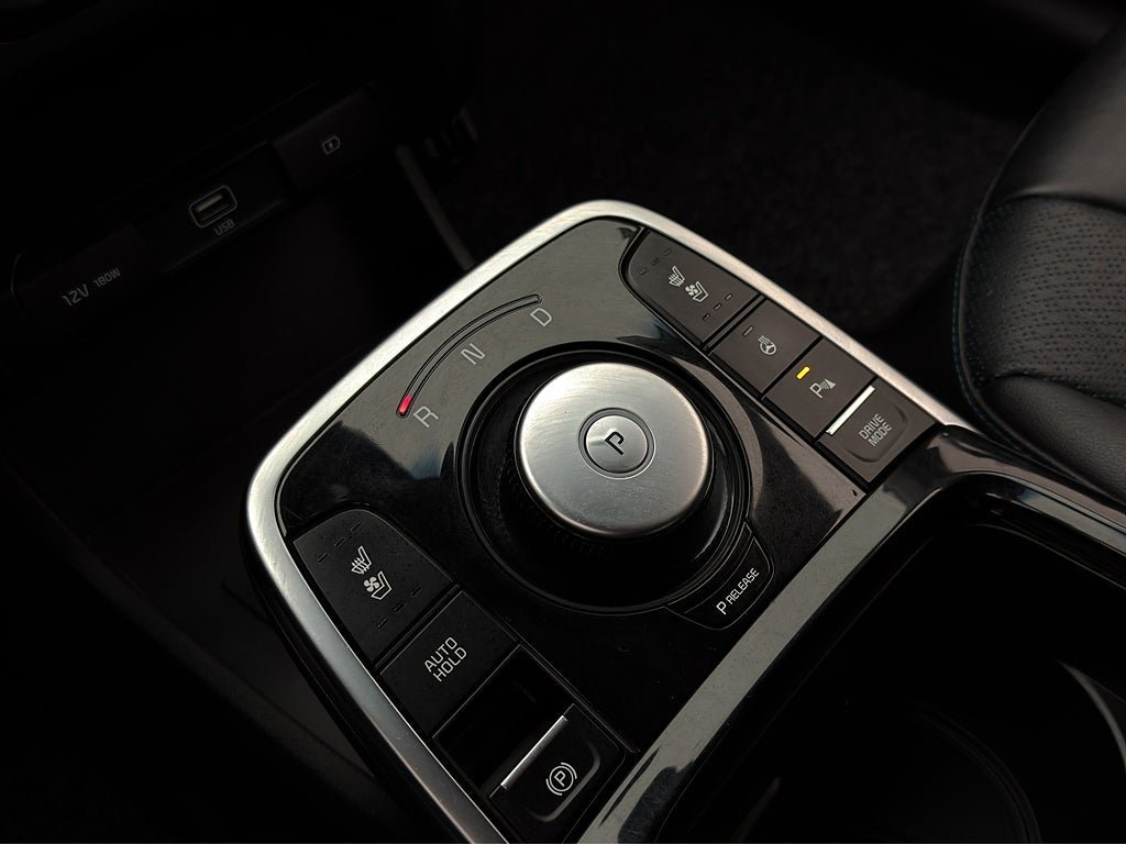 Vehicle Image 16
