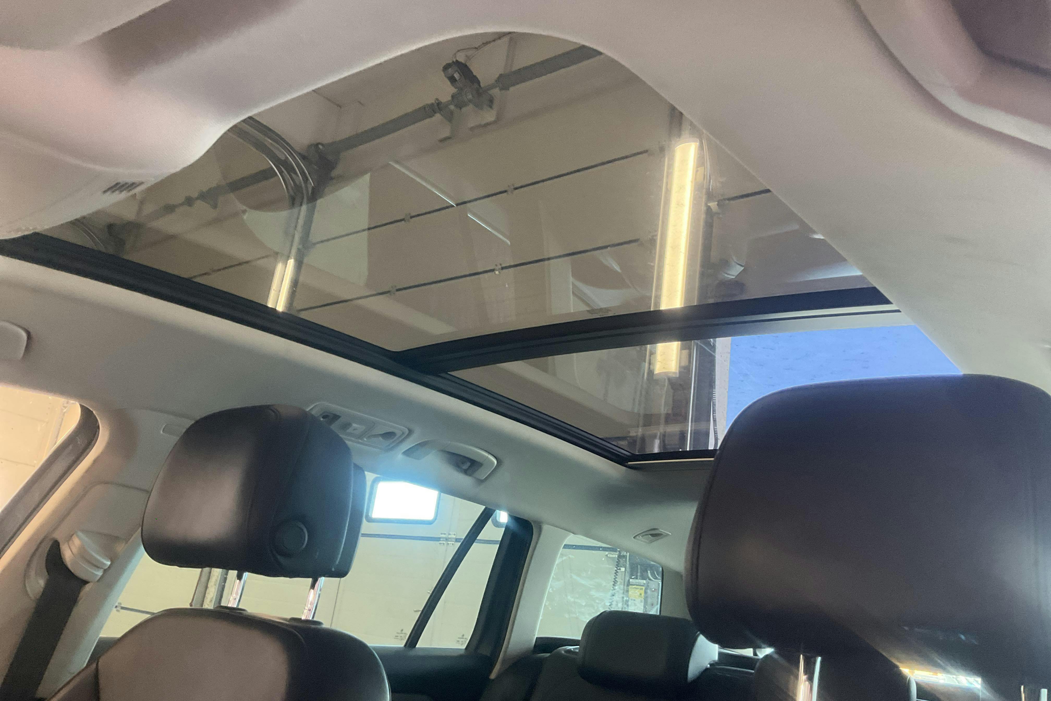 Vehicle Image 17