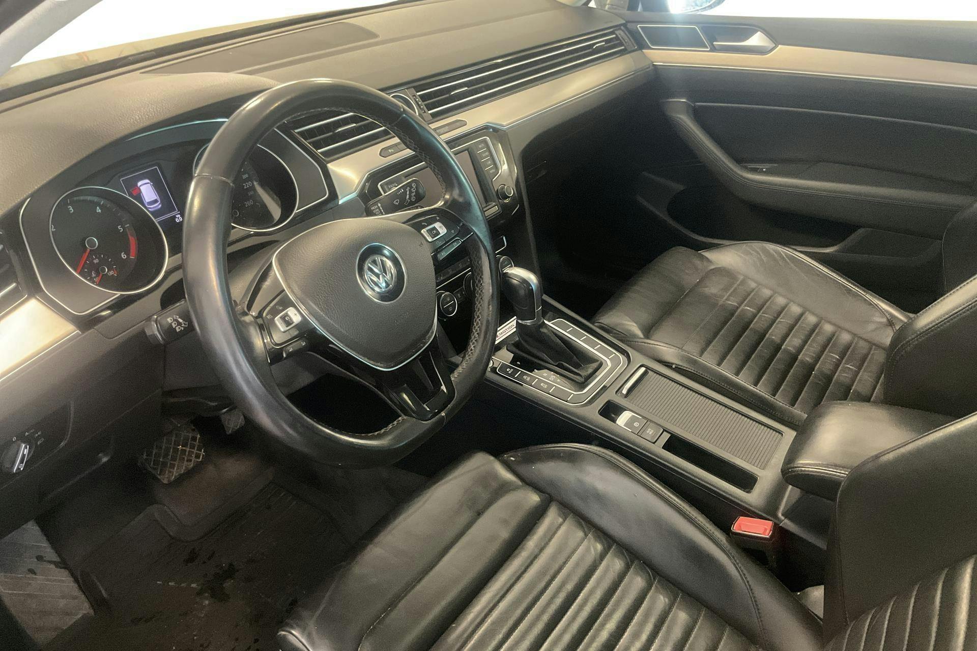 Vehicle Image 18