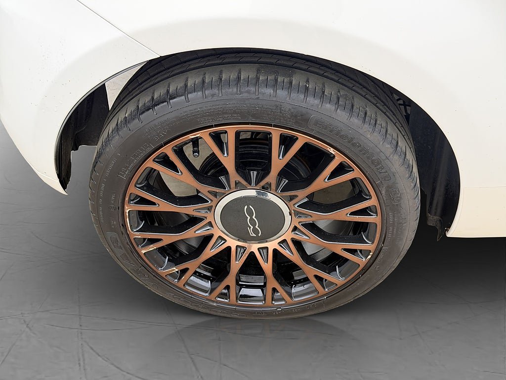 Vehicle Image 25