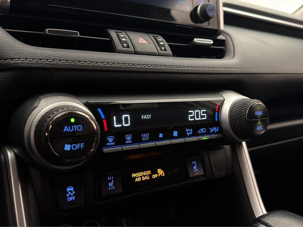Vehicle Image 23