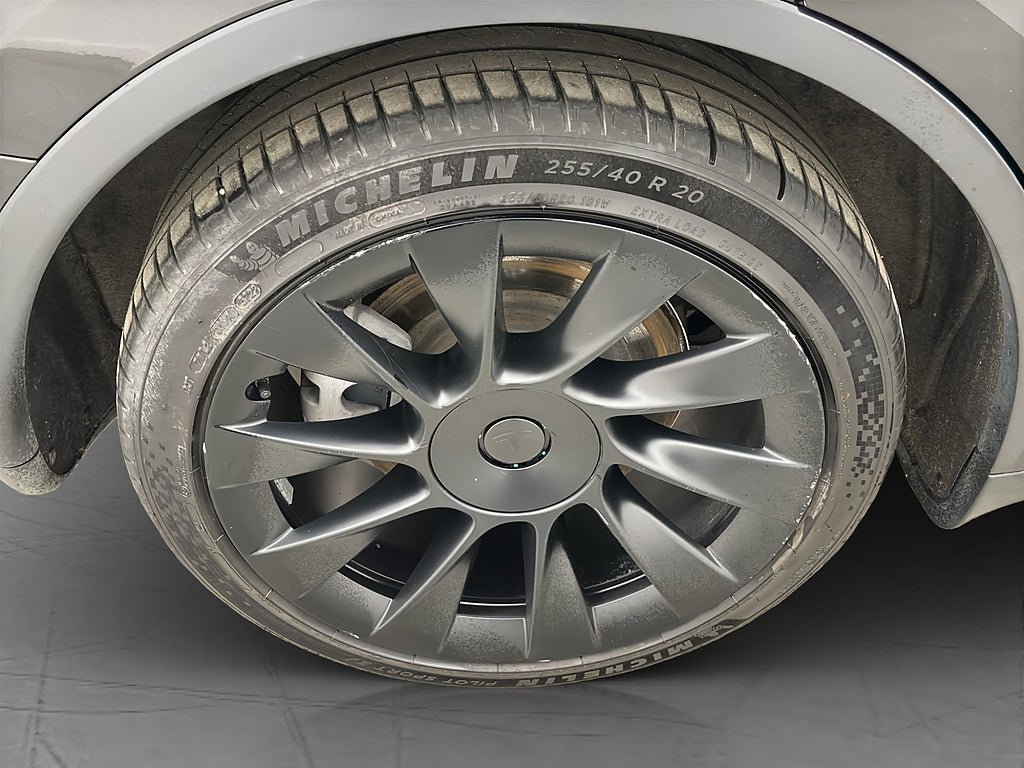 Vehicle Image 32