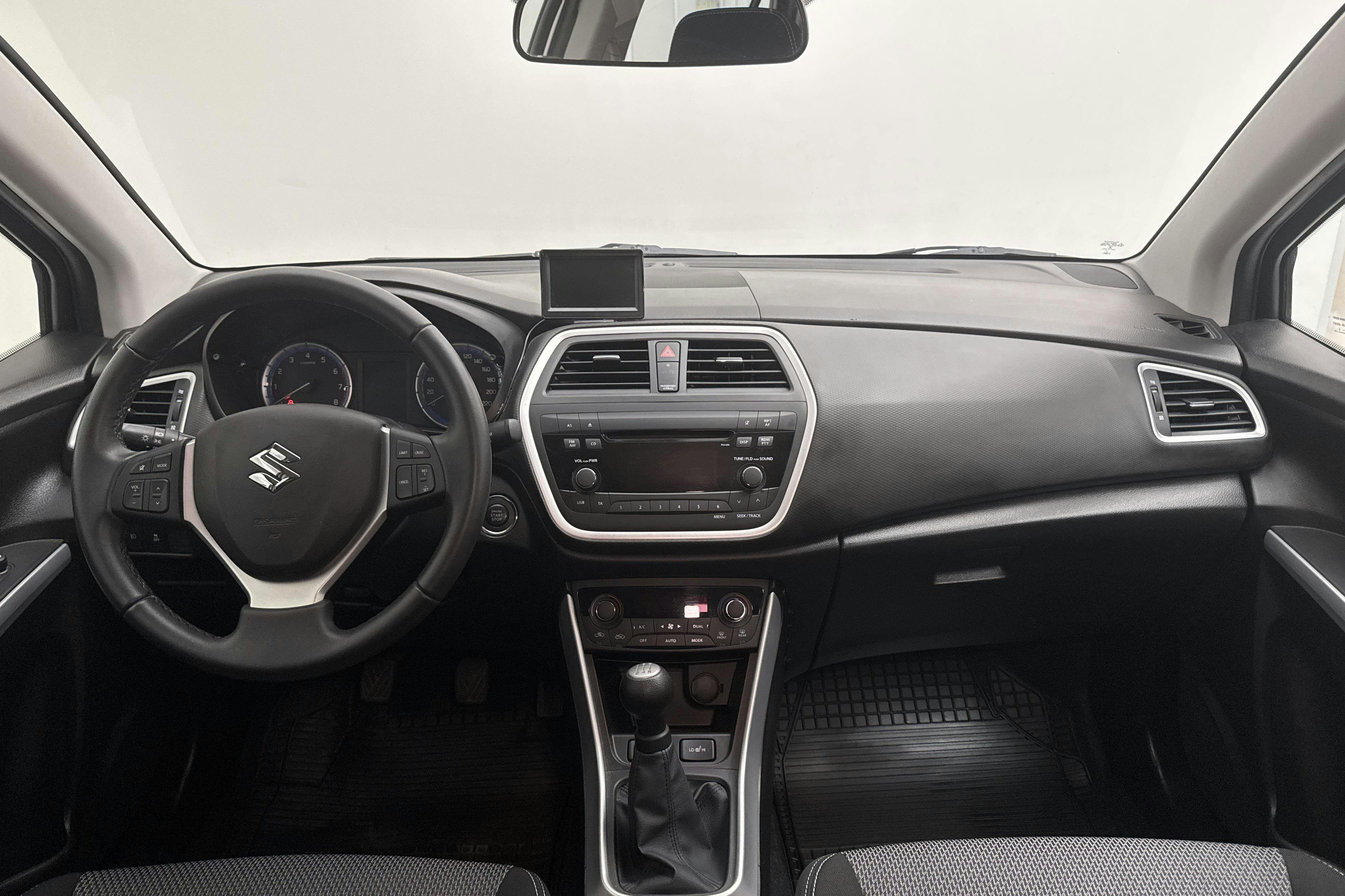 Vehicle Image 6