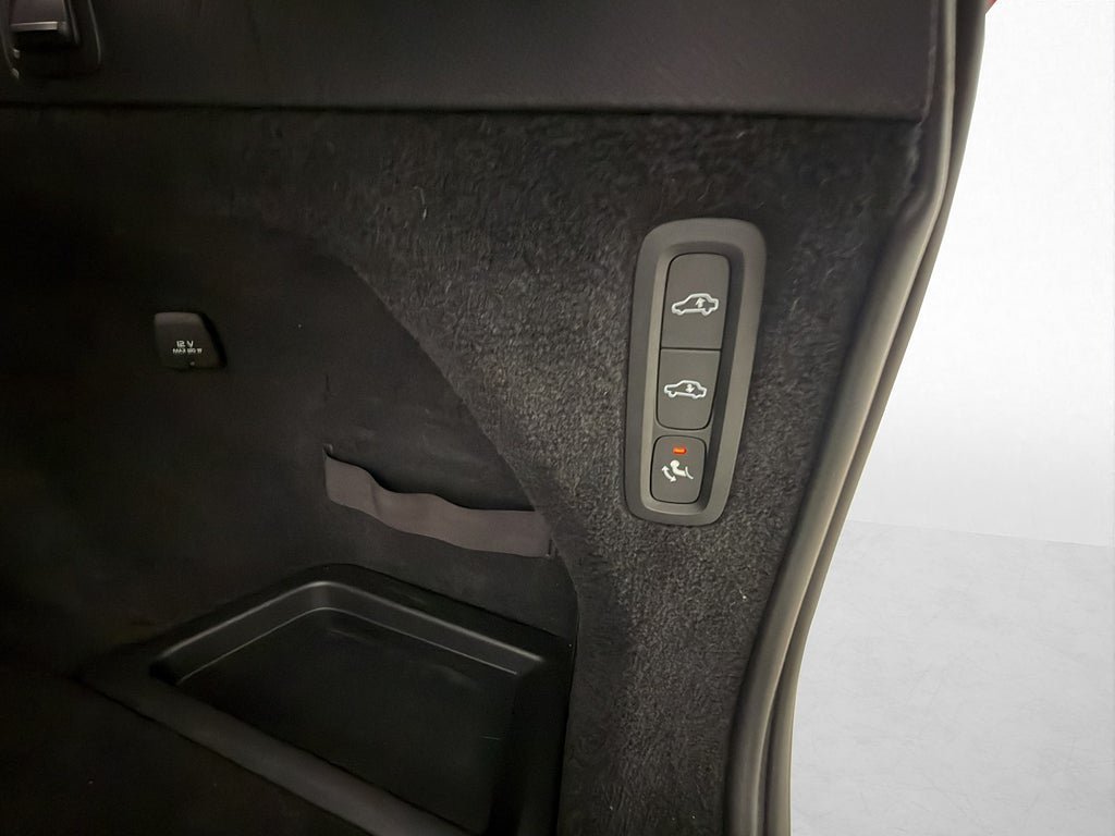 Vehicle Image 38