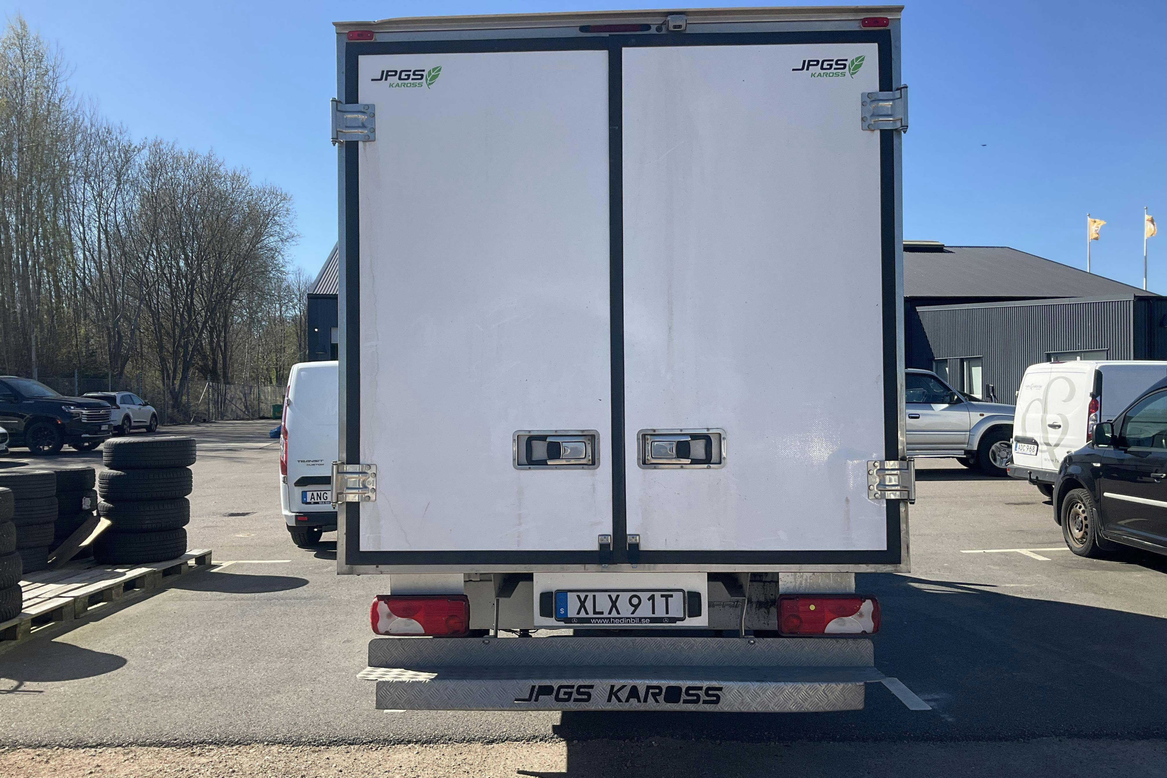 Vehicle Image 7