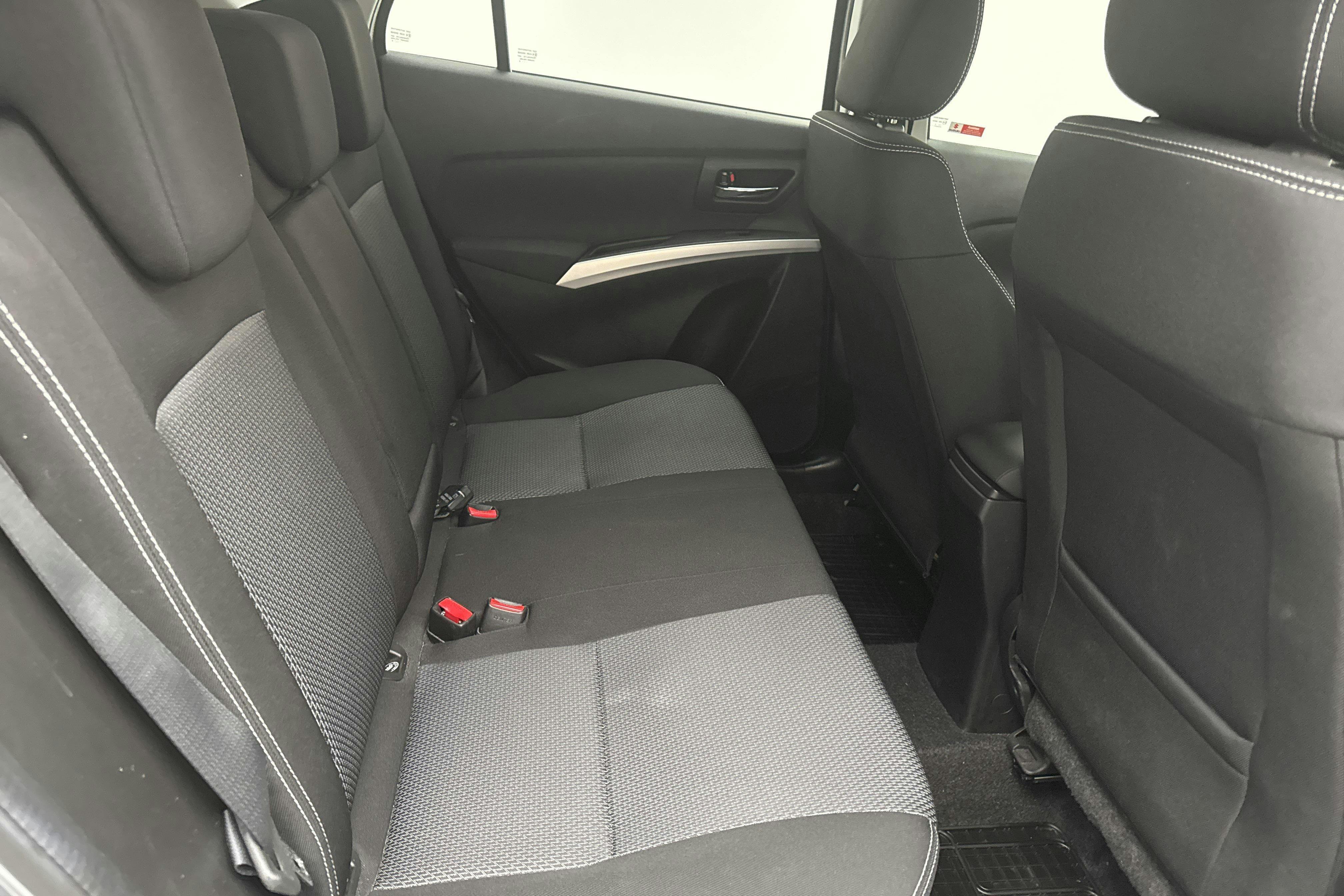 Vehicle Image 8