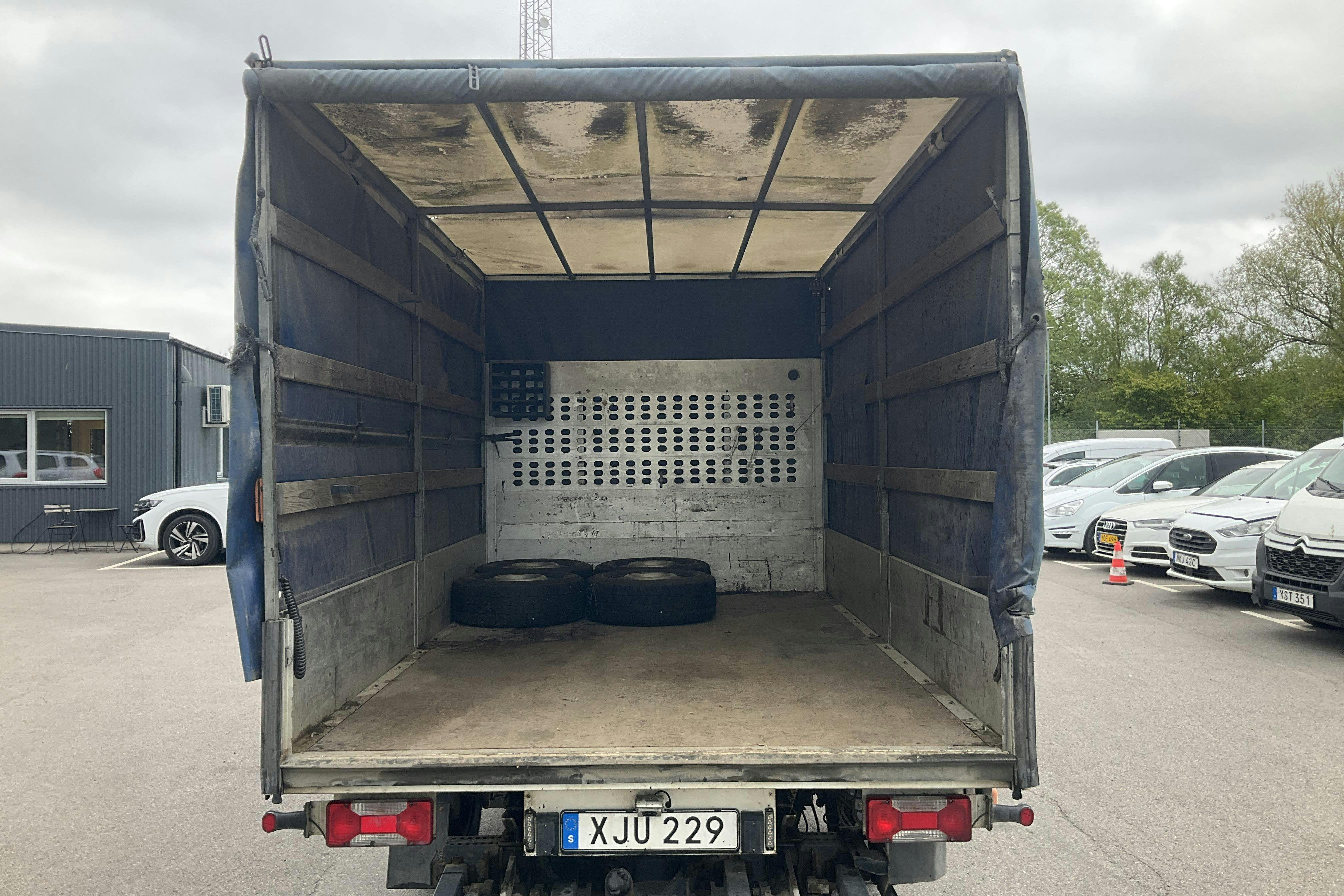 Vehicle Image 7