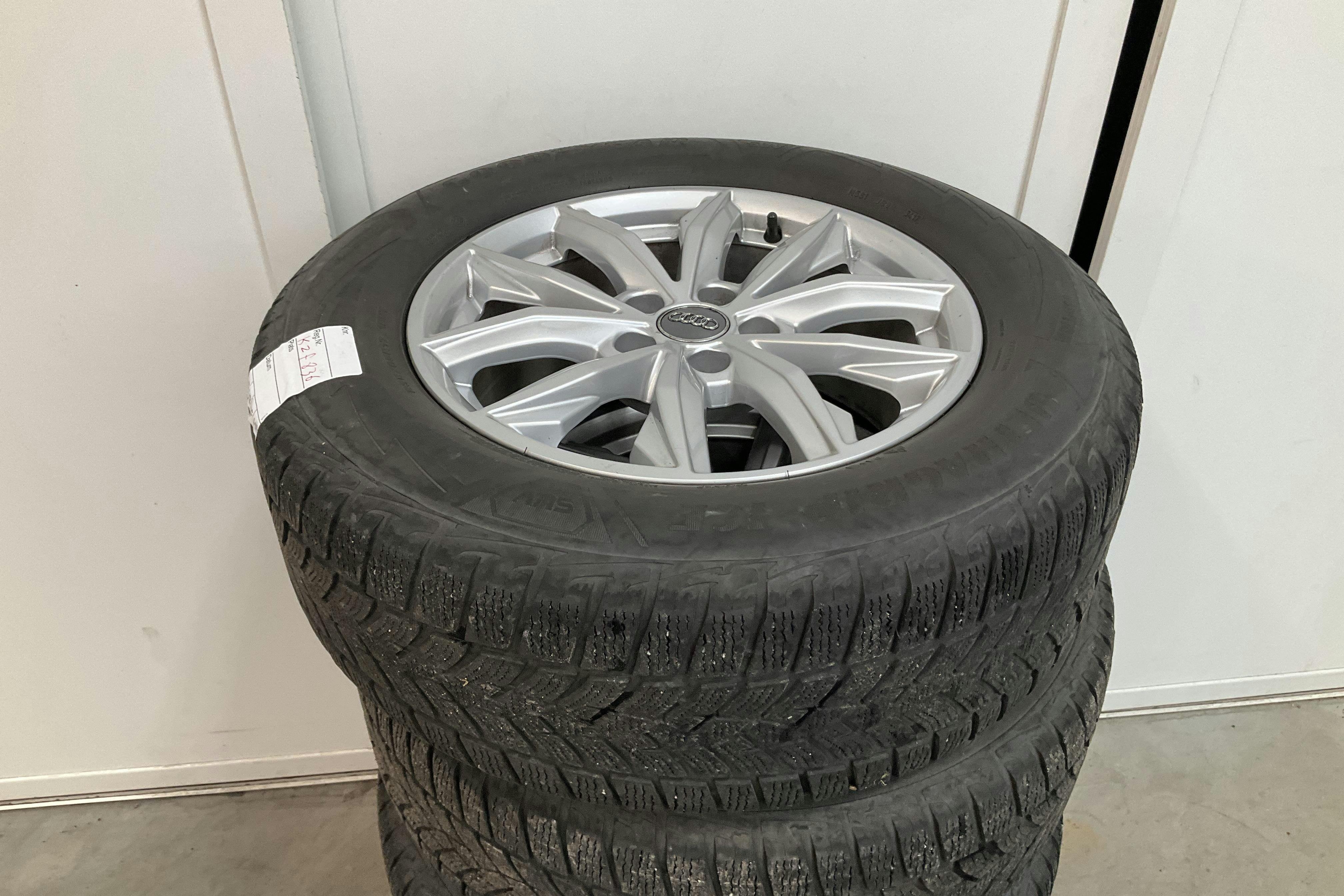 Vehicle Image 11