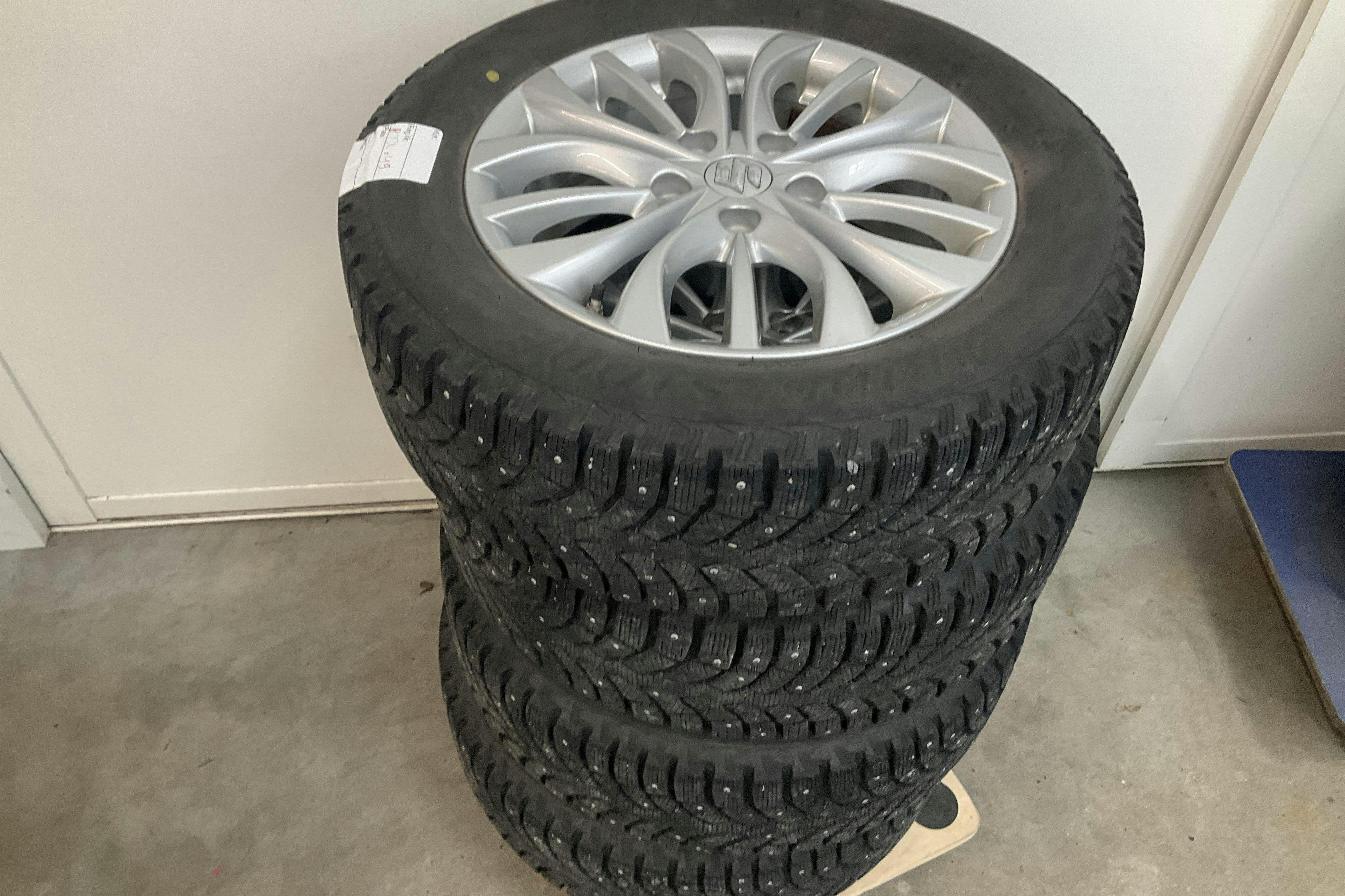 Vehicle Image 12