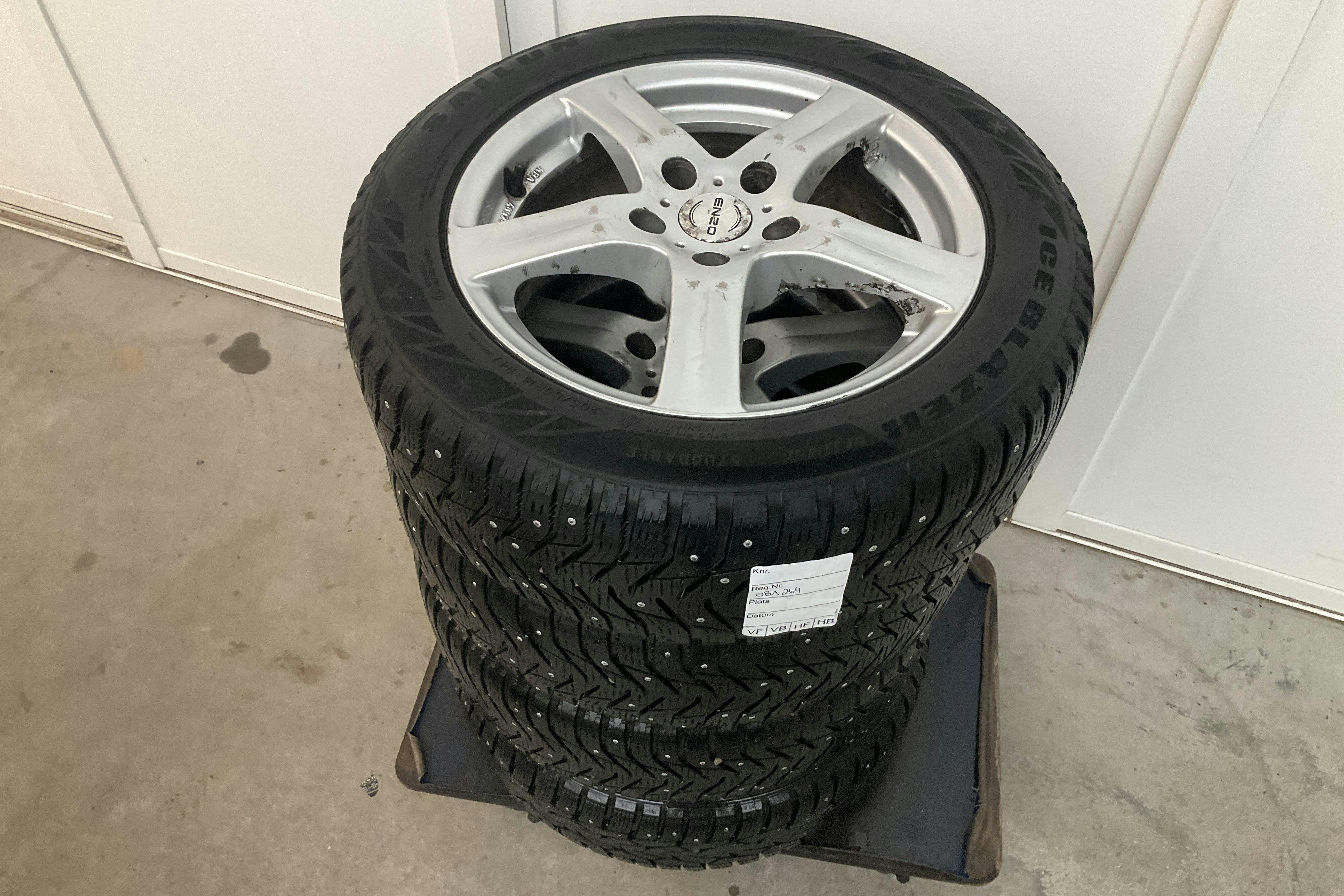 Vehicle Image 13