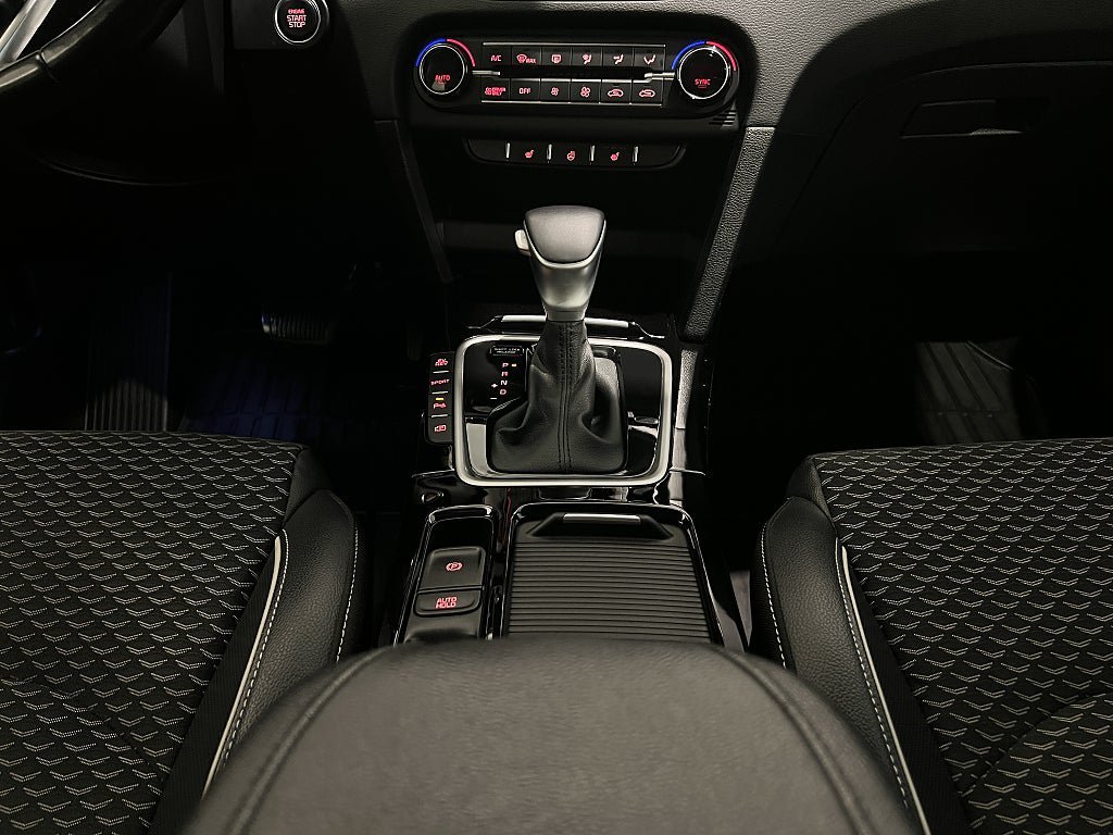 Vehicle Image 17
