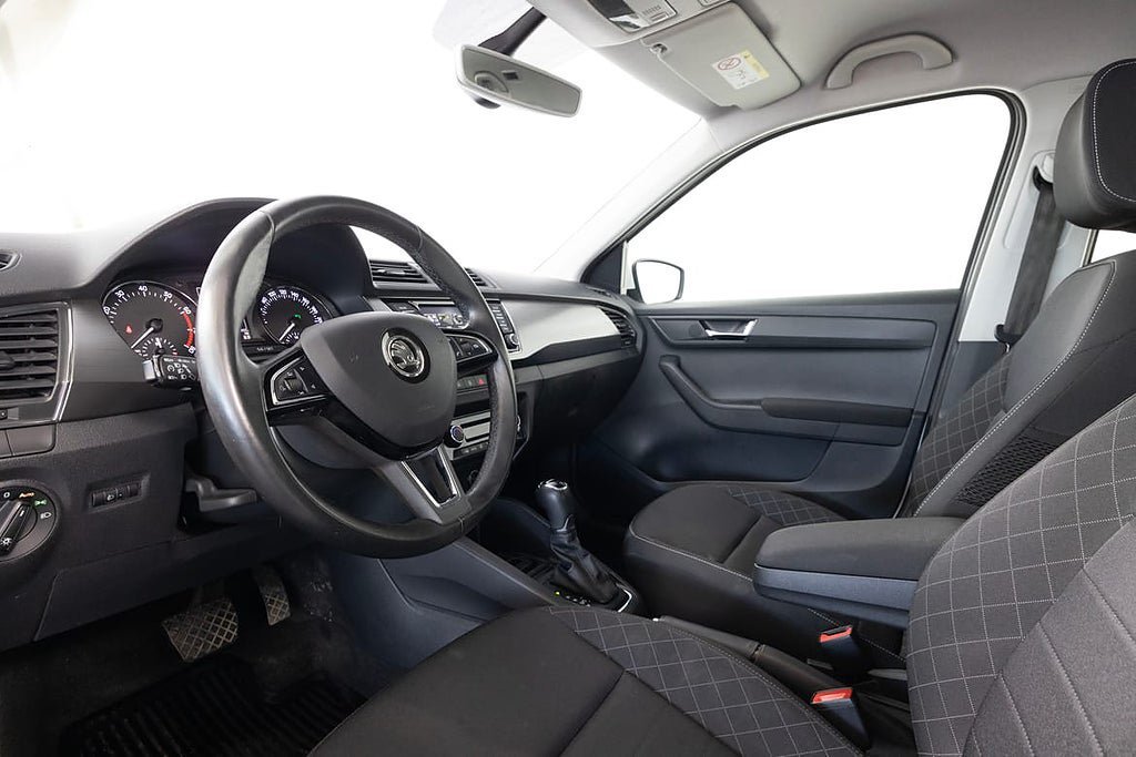 Vehicle Image 16