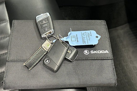 Vehicle Image 26