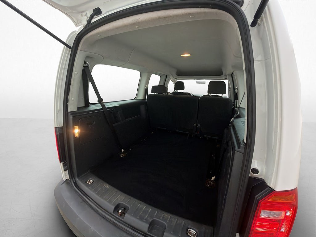 Vehicle Image 13