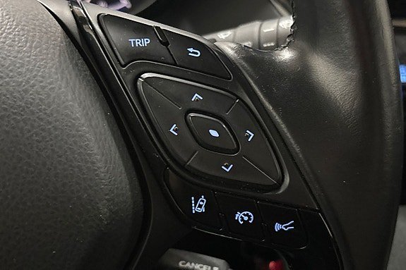 Vehicle Image 23