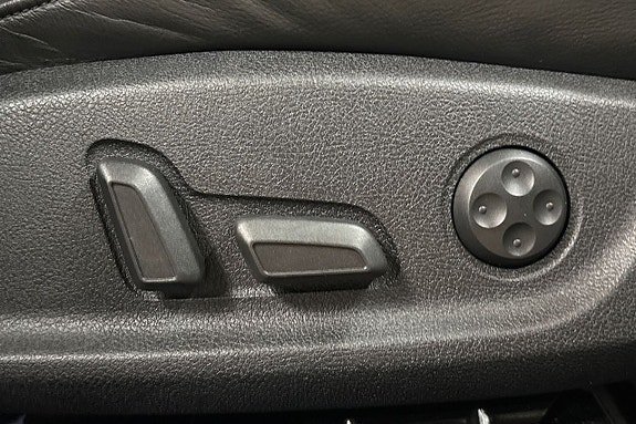 Vehicle Image 26