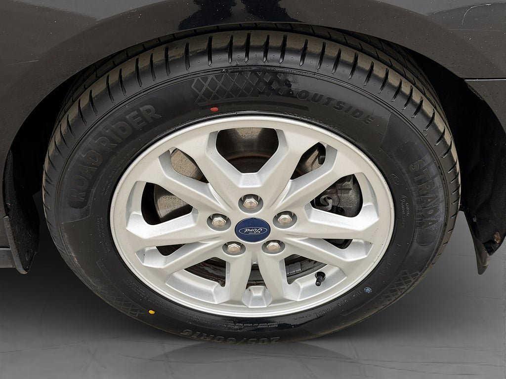 Vehicle Image 35