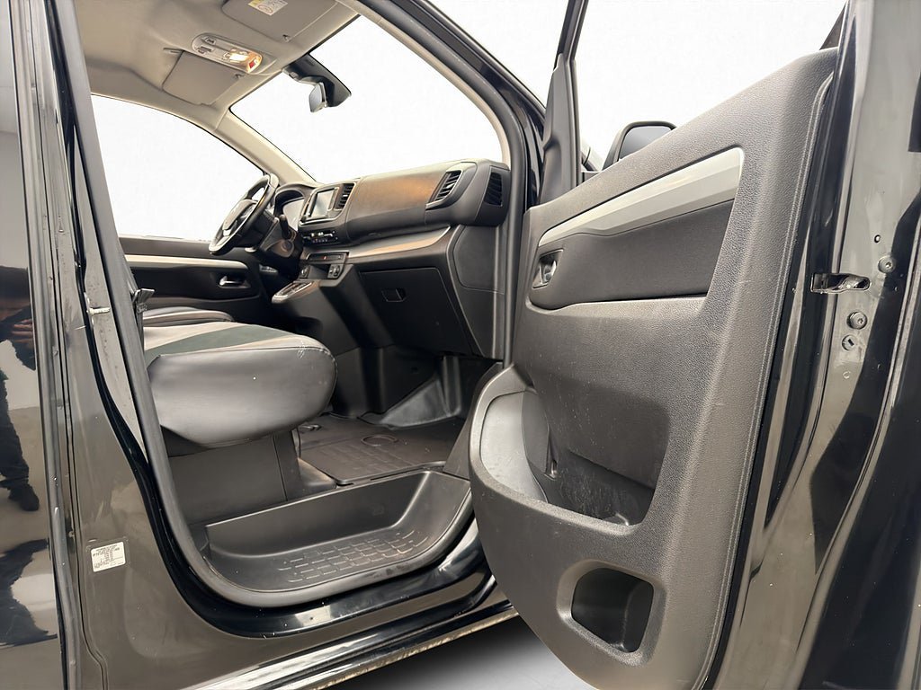 Vehicle Image 33
