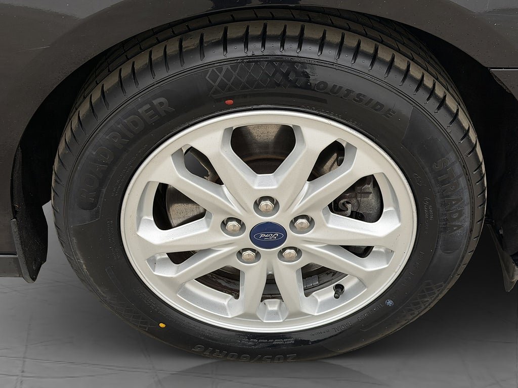Vehicle Image 36