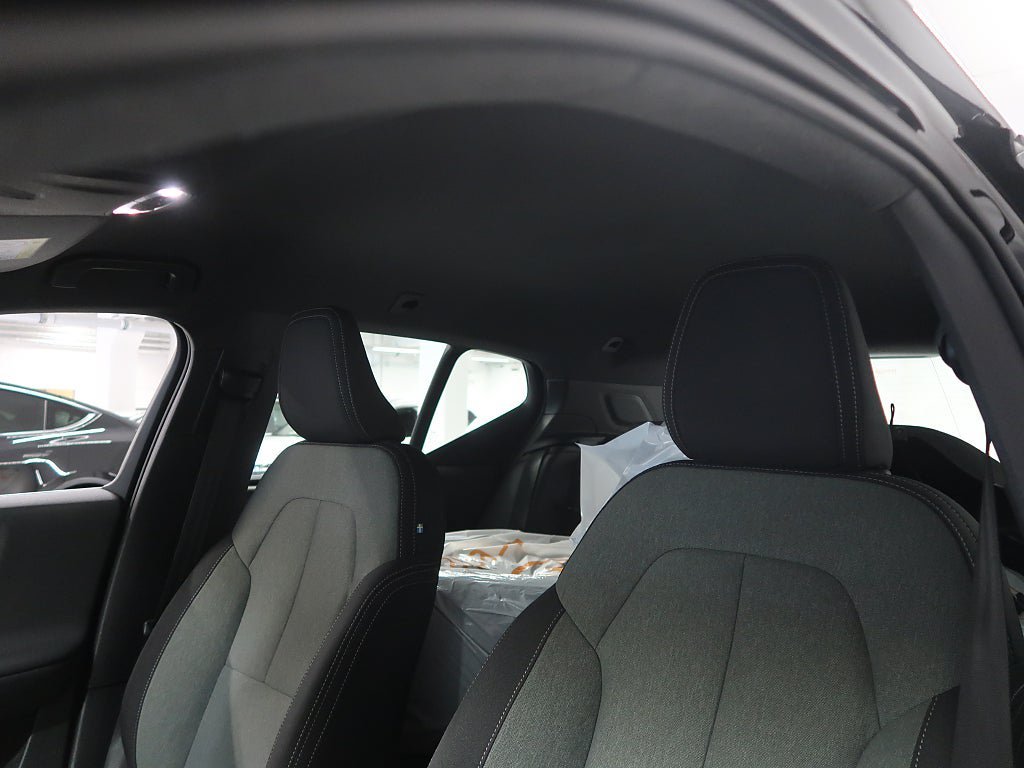 Vehicle Image 23