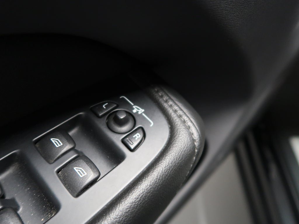 Vehicle Image 33