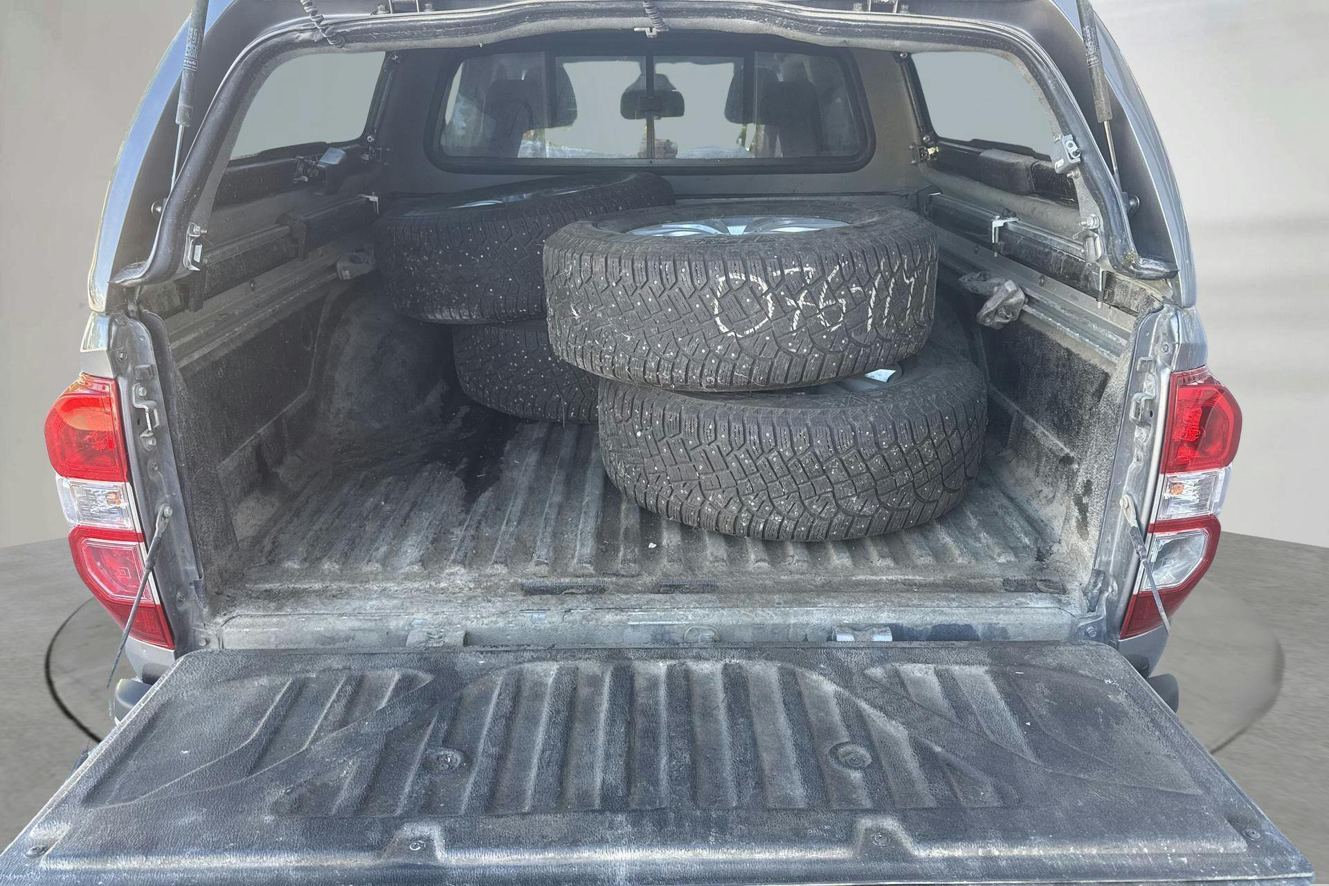 Vehicle Image 9