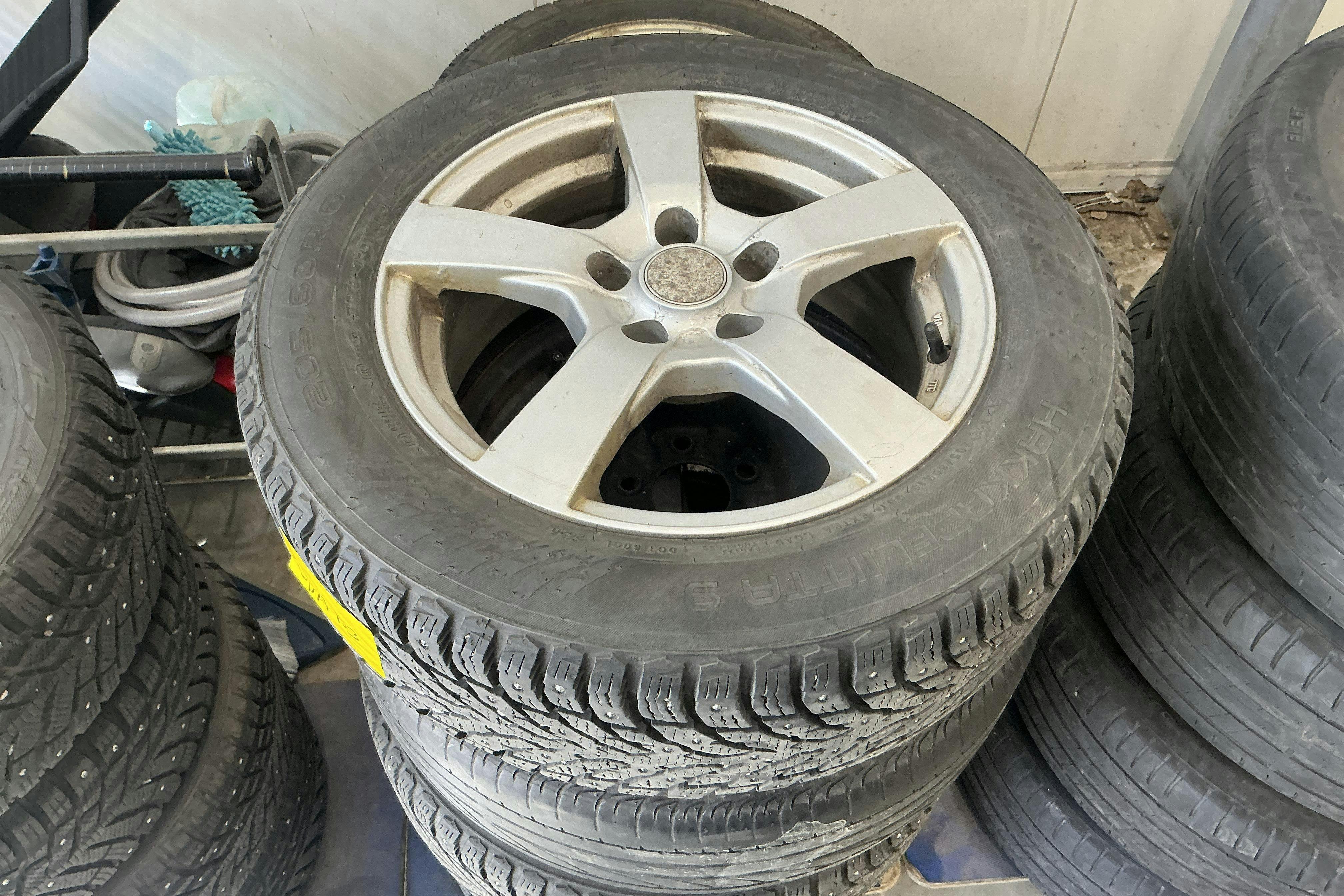 Vehicle Image 15
