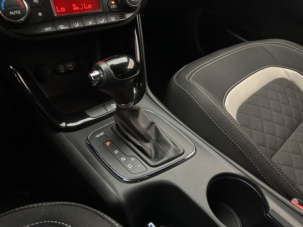 Vehicle Image 21