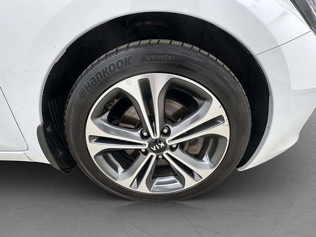 Vehicle Image 30