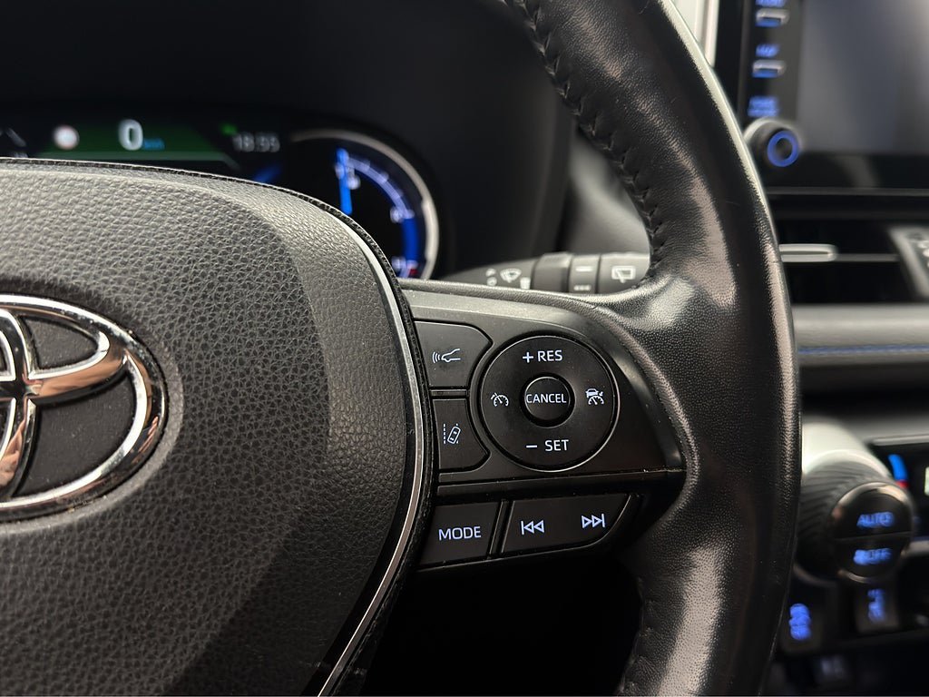 Vehicle Image 16