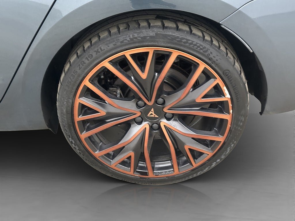 Vehicle Image 32