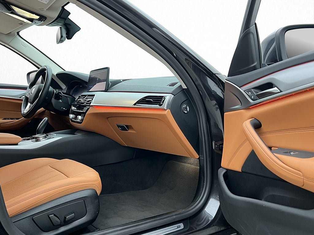 Vehicle Image 24